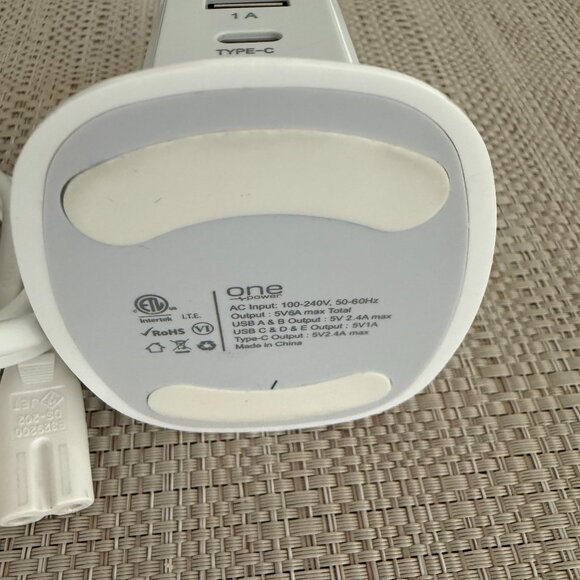 One Power Desktop USB Power Hub Charging Tower - Picture 7 of 8